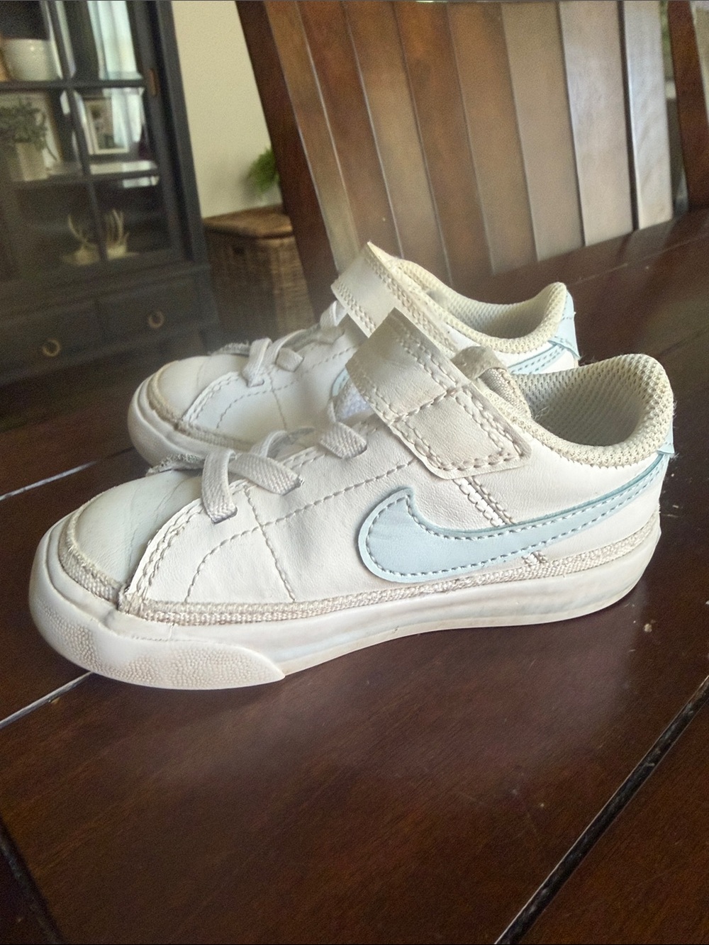 Nike Kids White Sneakers with Light Blue Swoosh Size 7C